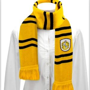 Harry Potter Hufflepuff Scarf Authentic and Licensed New with Tags Never Opened